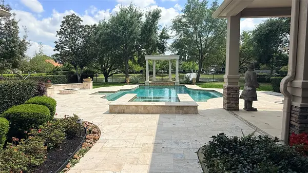 10 Lake Sterling Gate Drive, Spring, TX 77379