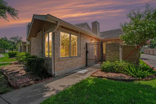 11625 Lakeside Park Drive, Houston, TX 777077