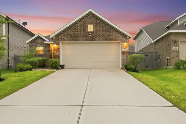 1923 Foxtail Creek Court, Crosby, TX 77532