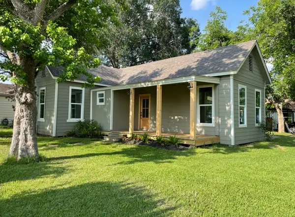 1219 5th St, Rosenberg, TX 77471
