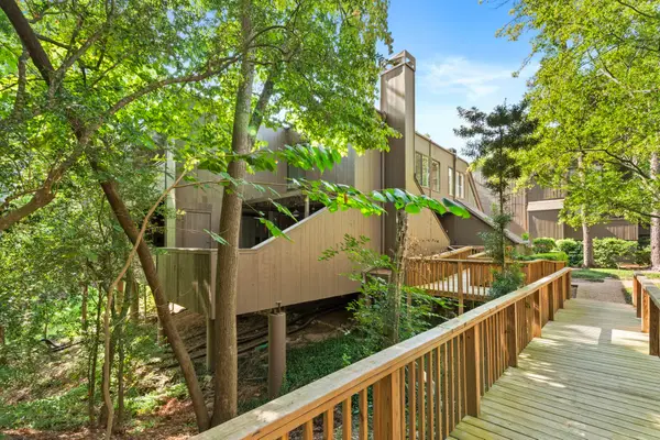 282 Litchfield Lane, Houston, TX 77024