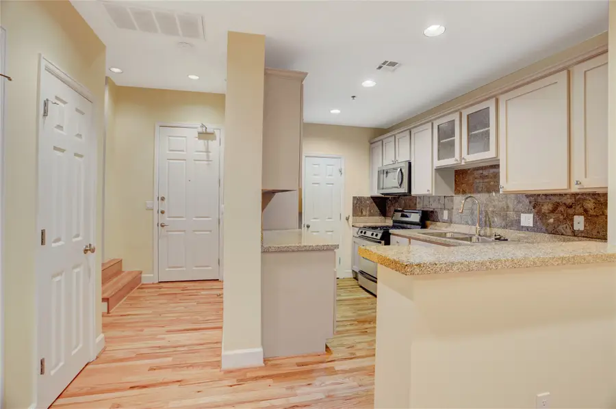 2520 Robinhood Street #1008, Houston, TX 77005 - Image #3