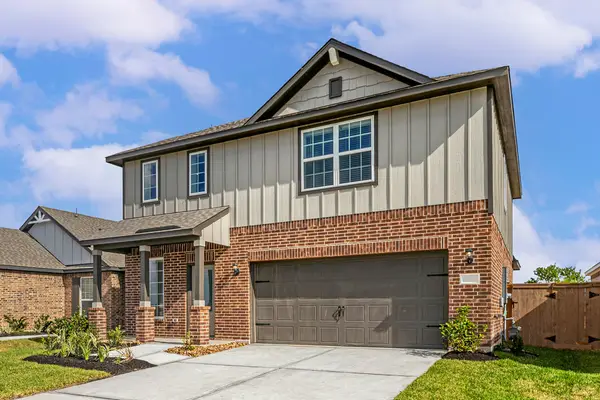 8835 New Jade Drive, Iowa Colony, TX 77583