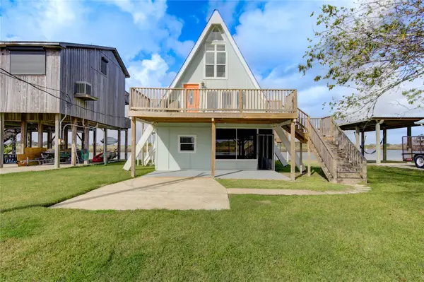 239 Redfish Drive, Freeport, TX 77541