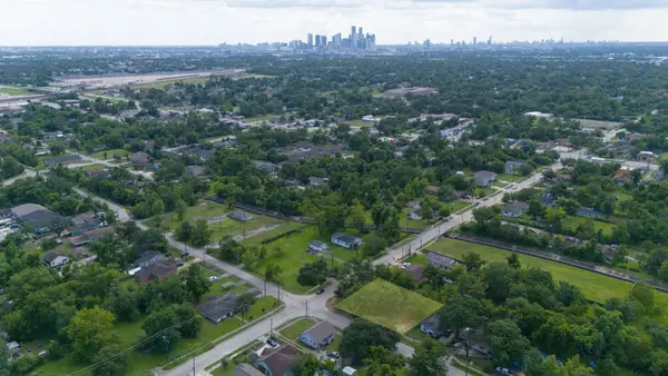 5541 Crane Street, Houston, TX 77026