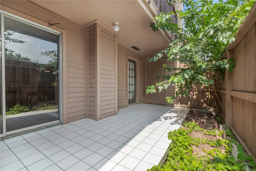 10555 Turtlewood Court #414, Houston, TX 77072 - Image #3