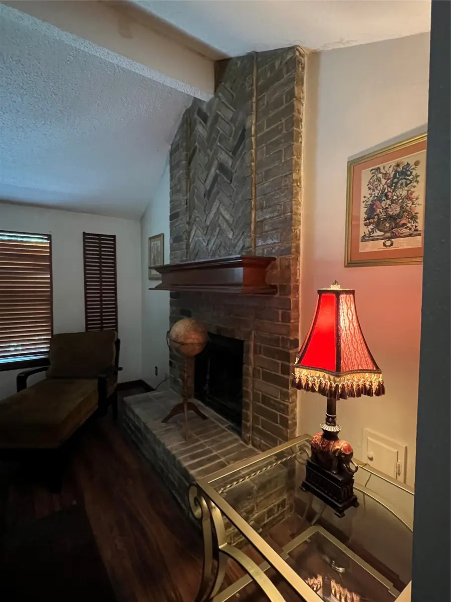 11002 Landsbury Circle, Houston, TX 77099 - Image #3