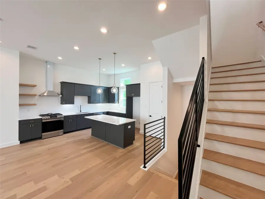 326 Eastwood Street, Houston, TX 77011 - Image #3