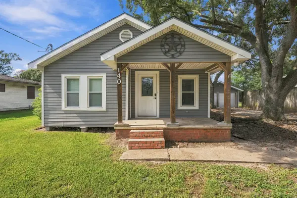 140 9th Avenue, Nederland, TX 77627