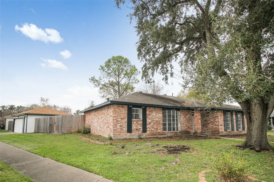 10534 Huntington Wood Drive, Houston, TX 77099 - #2