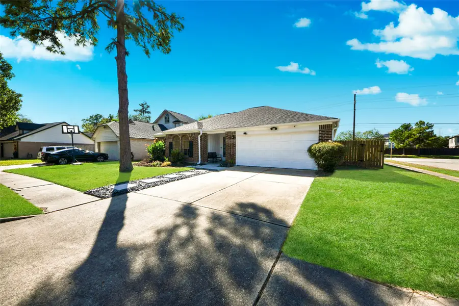 3315 Lakeland Gardens Drive, Katy, TX 77449 - Image #2