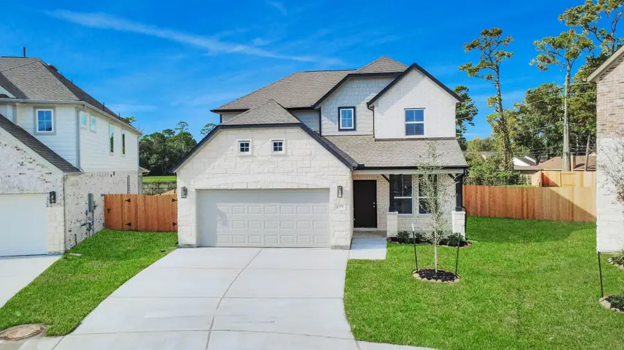 12051 Maple Oak Drive, Houston, TX 77066 - Image #2