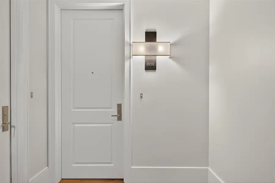 2047 Westcreek Lane #608, Houston, TX 77027 - Image #2