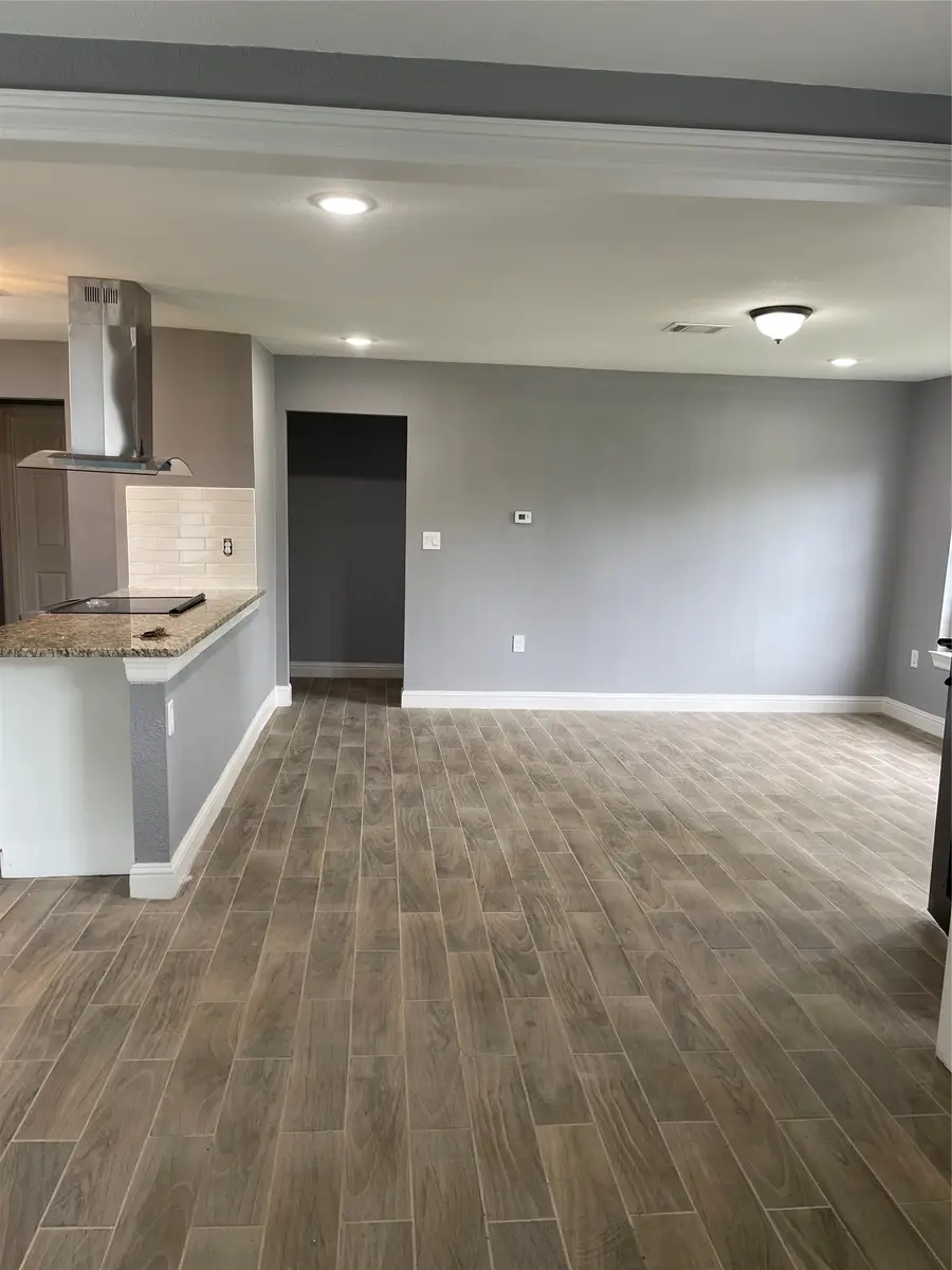 919 Foster Avenue, Pasadena, TX 77506 - #3