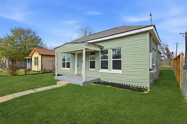 122 E James Street, Baytown, TX 77520