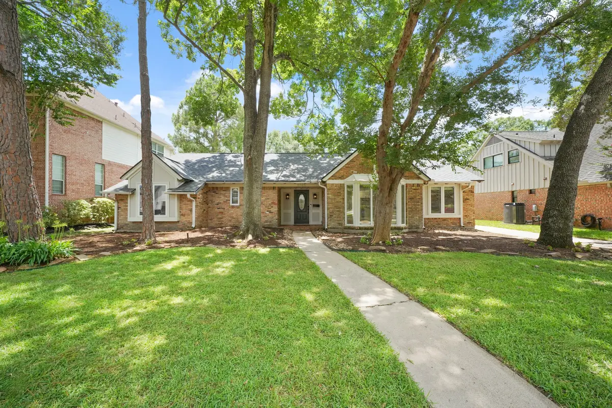 5135 Loch Lomond Drive, Houston, TX 77096 - Image #1