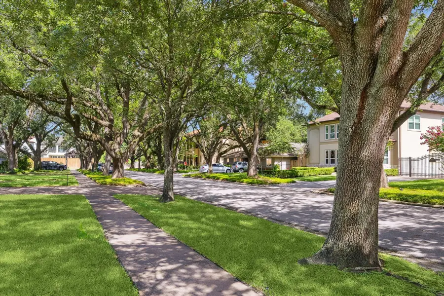 5611 Whitehaven, Bellaire, TX 77401 - #2