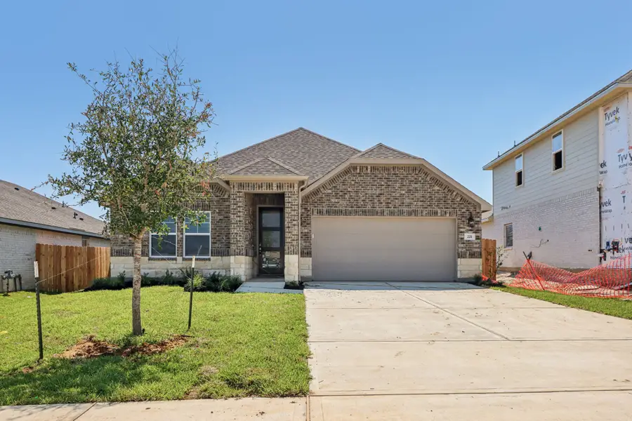 221 Raine Manor Court, Montgomery, TX 77316 - Image #2