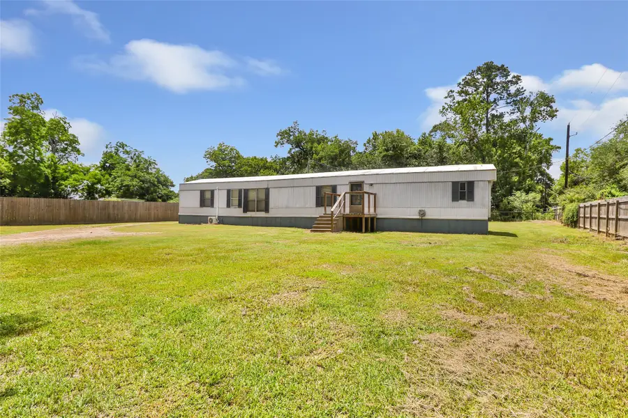 104 W Lawrence Street, Dayton, TX 77535 - #3