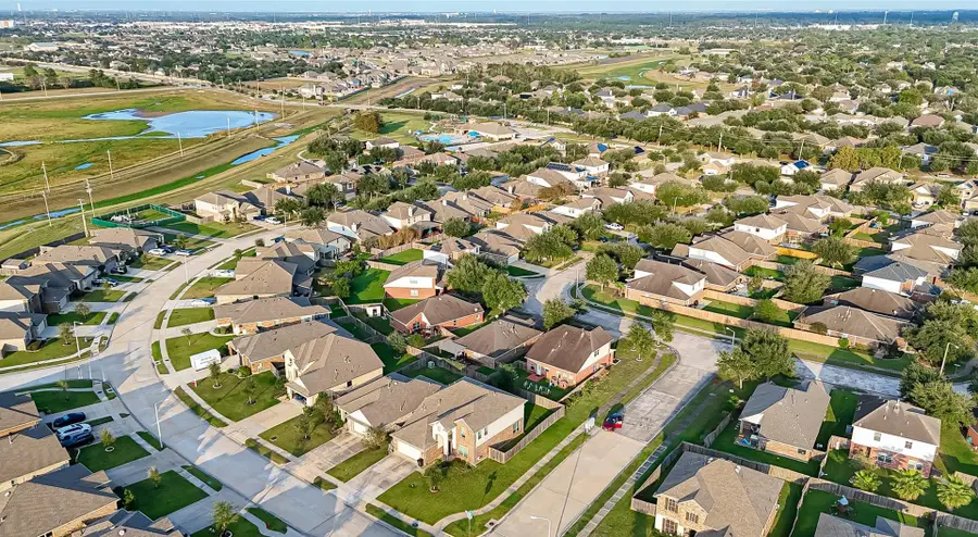 6718 Poplar Bend Lane, Dickinson, TX 77539 - Image #2