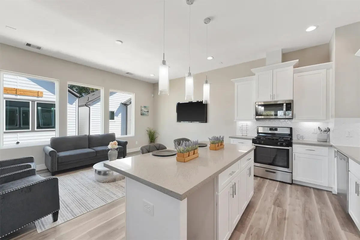 238 Julia Street #E, Houston, TX 77022 - #1