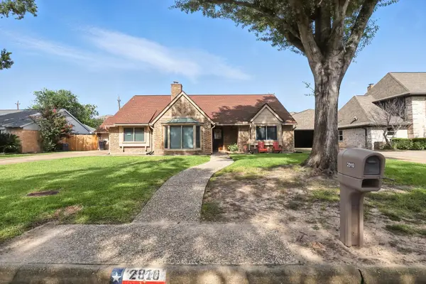 2910 Riata Lane, Houston, TX 77043