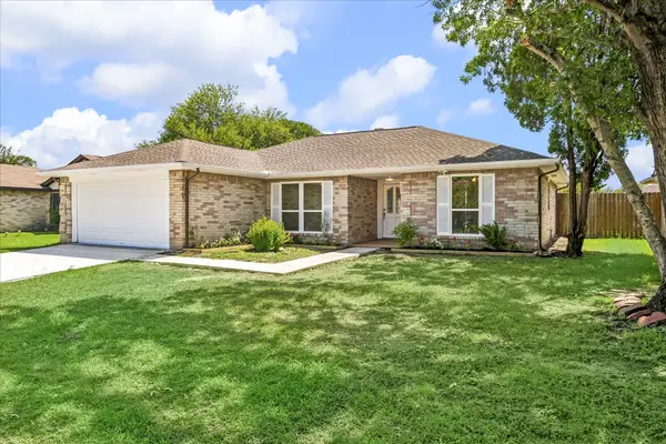 10111 Limewood Lane, Sugar Land, TX 77498