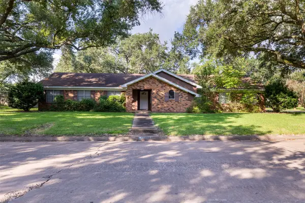 1302 Briar Lane, Wharton, TX 77488