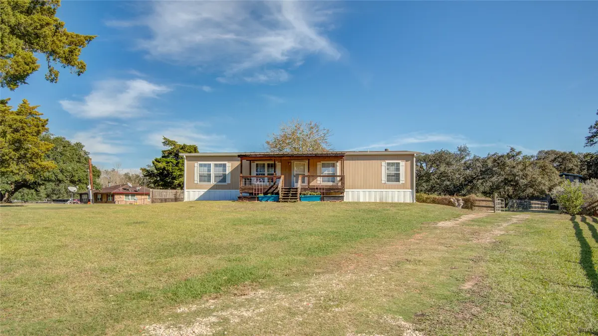 4049 County Road 450, West Columbia, TX 77486 - Image #1