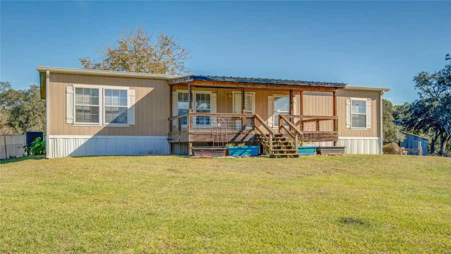 4049 County Road 450, West Columbia, TX 77486 - Image #3