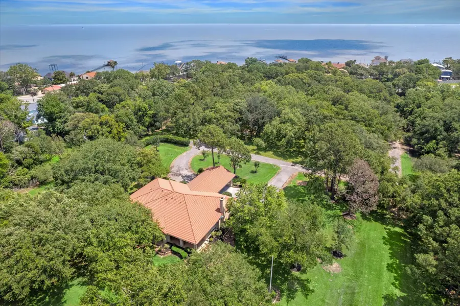 5400 W Bayshore Drive, Bacliff, TX 77518 - Image #2