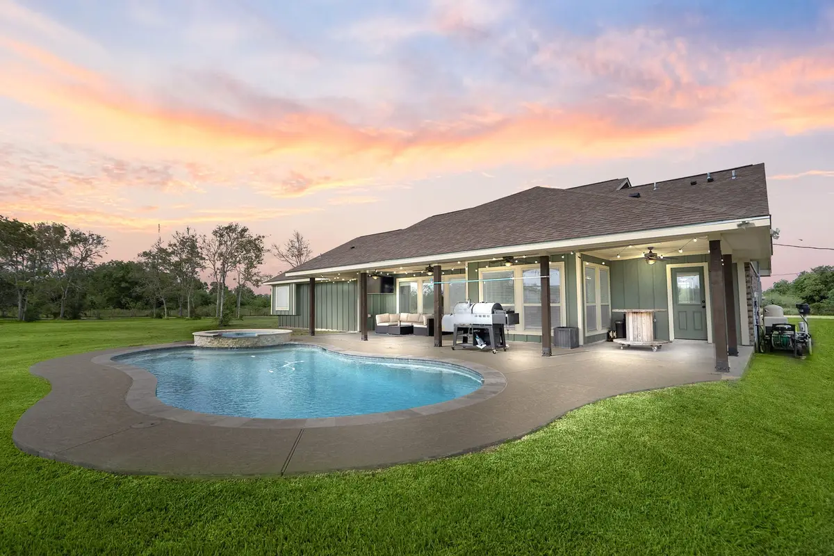 16941 Cowan Road, Alvin, TX 77511 - Image #1