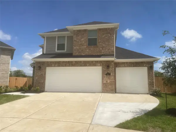 8111 Royal Palm Ct, Fulshear, TX 77441