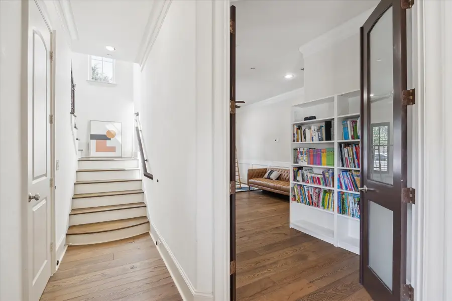 86 S Creekside Court, Houston, TX 77055 - Image #3