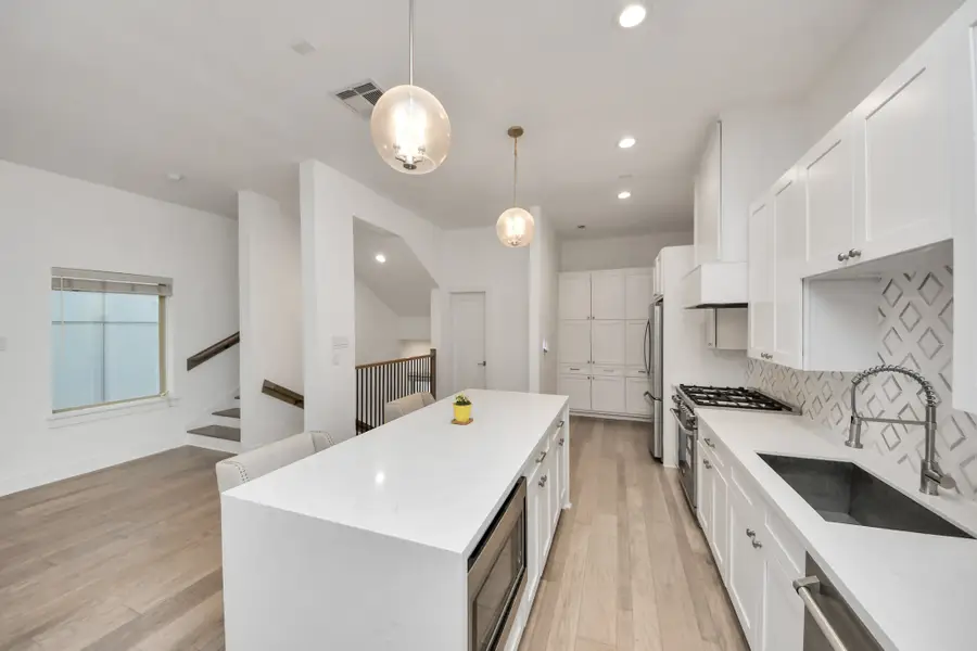 1217 Edwards Street, Houston, TX 77007 - Image #2