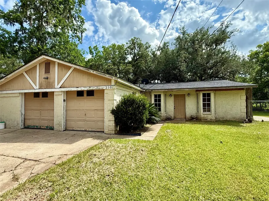 210 S Martin Luther King, Sweeny, TX 77480 - #2