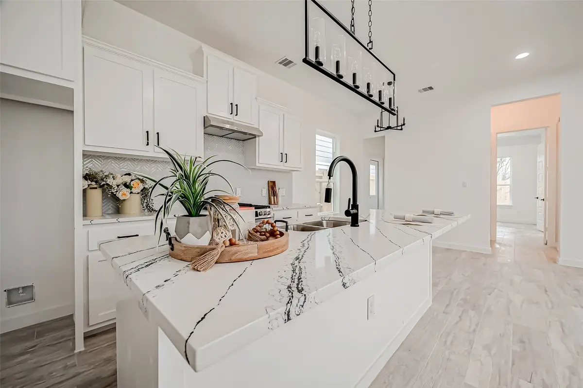 9418 Madera Road, Houston, TX 77078 - Image #1