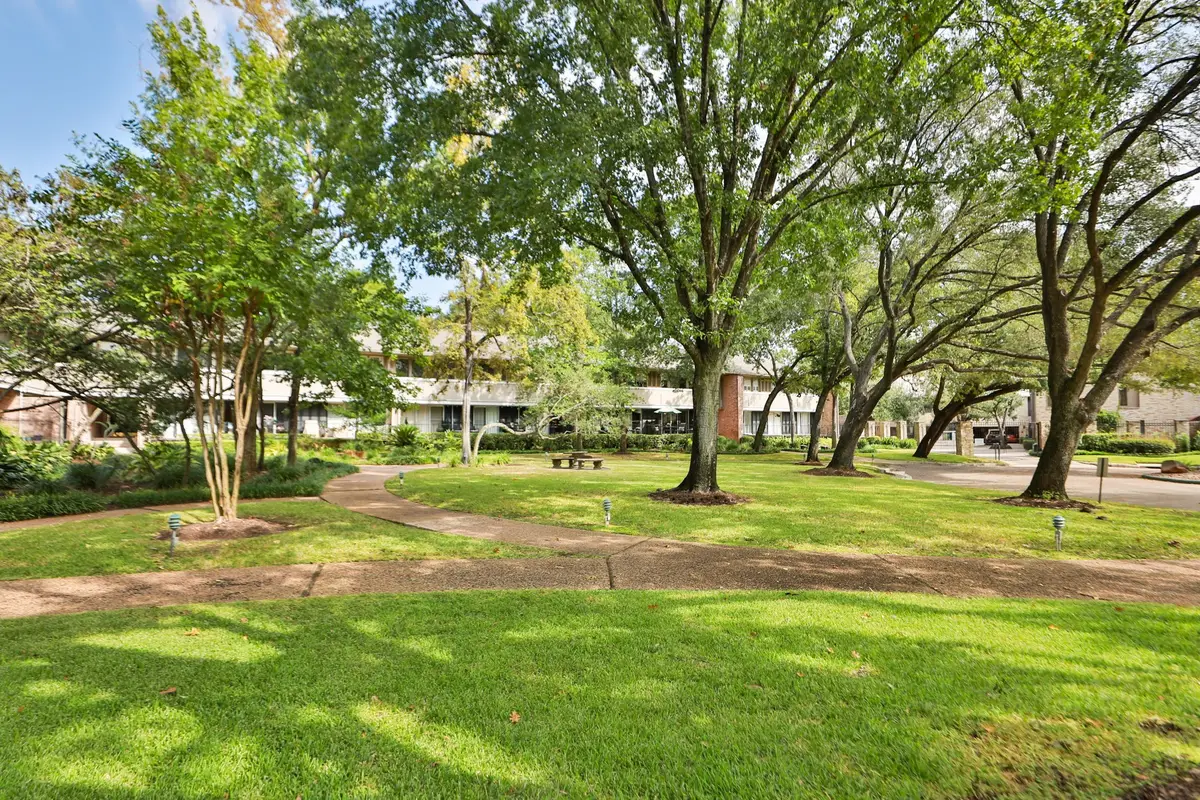 666 S Ripple Creek Drive #A, Houston, TX 77057 - Image #1
