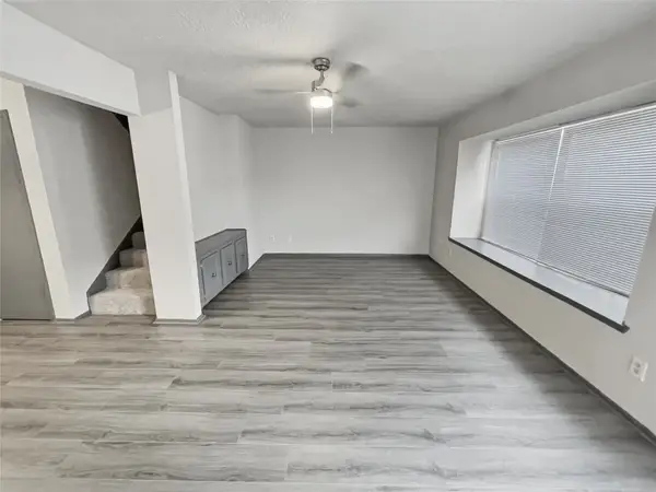 7283 Chasewood Drive, Houston, TX 77489