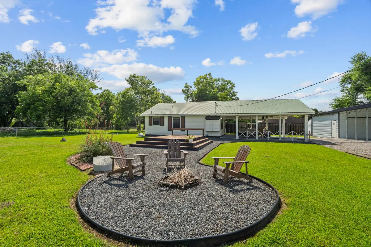 4901 S Elm Avenue, Santa Fe, TX 77517 - #1