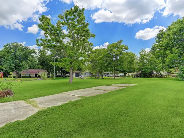 9226 Faircroft Drive, Houston, TX 77033