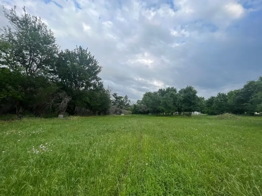 198 Riverside Drive, La Grange, TX 78945 - Image #3