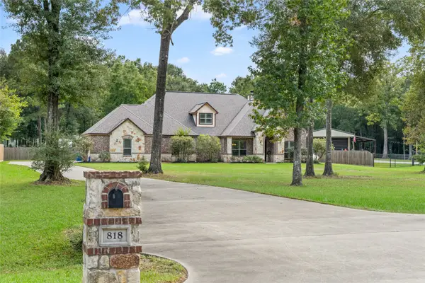 818 Commons Lake Edge Drive, Huffman, TX 77336