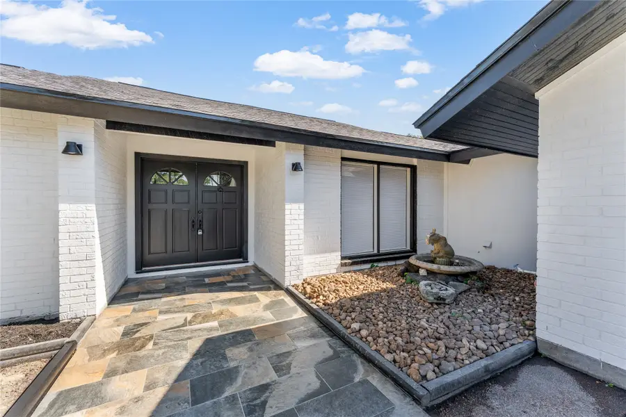 3203 Lazy Pine Lane, La Porte, TX 77571 - Image #2