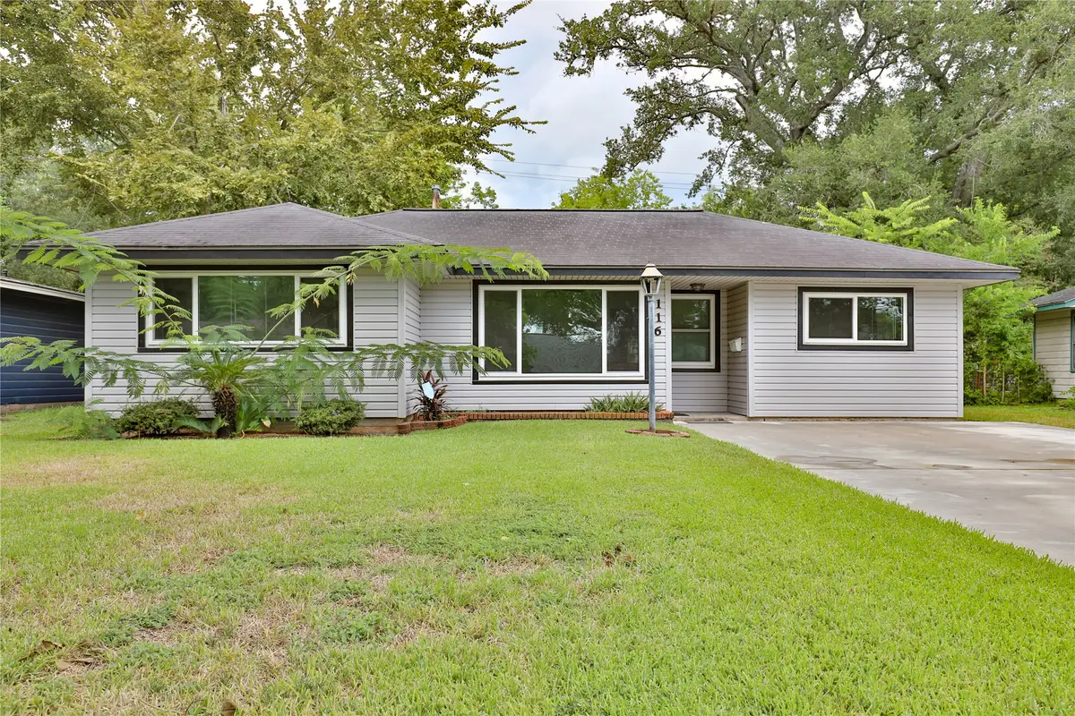 116 Cypress Street, Lake Jackson, TX 77566 - Image #1