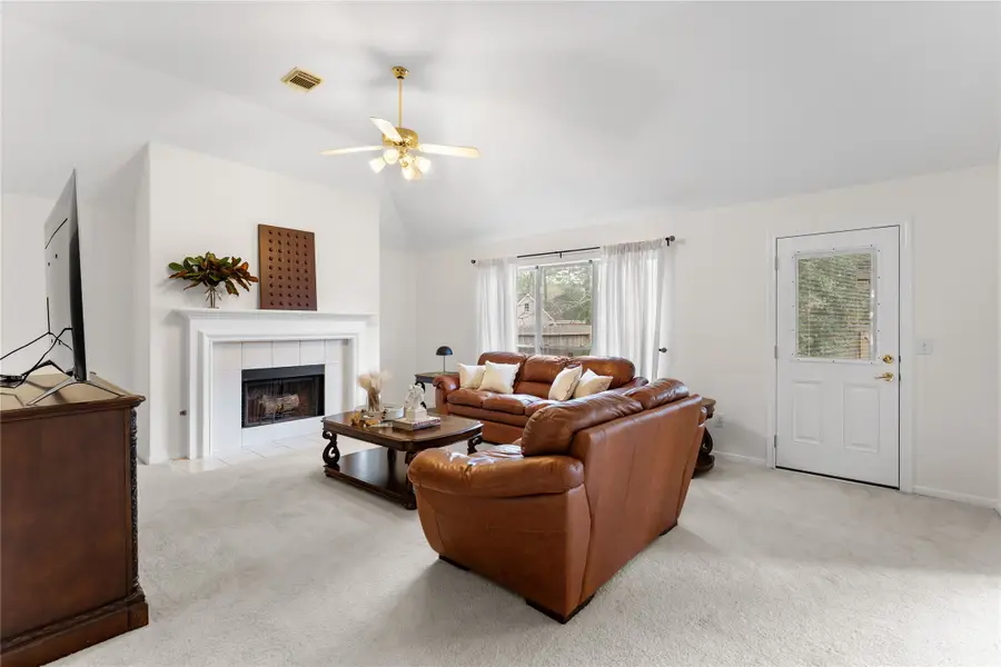 147 Linton Downs Place, The Woodlands, TX 77382 - #2