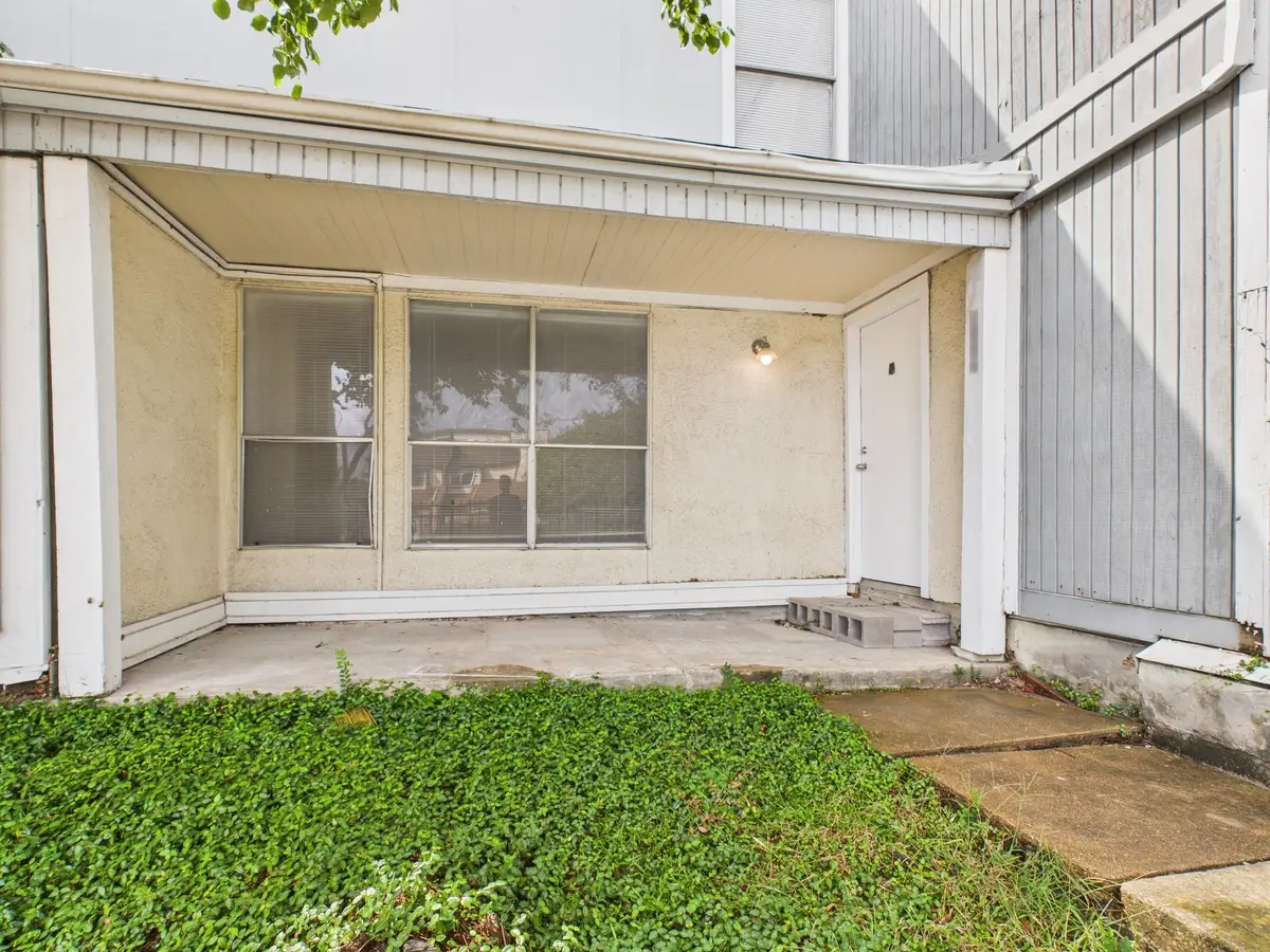 781 Country Place Drive #2004, Houston, TX 77079 - Image #1