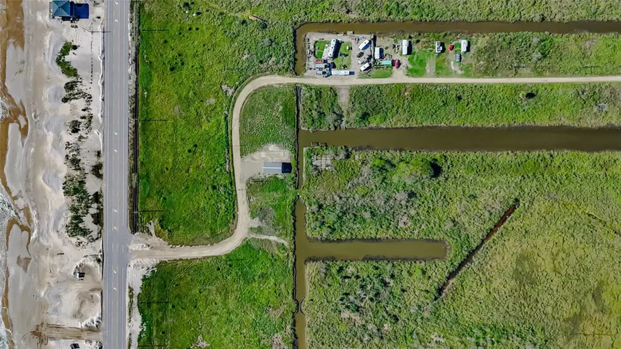 1015 3rd Street, Gilchrist, TX 77617 - Image #2