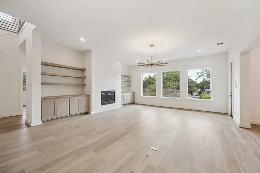 2211 Saxon Drive, Houston, TX 77018 - Image #2