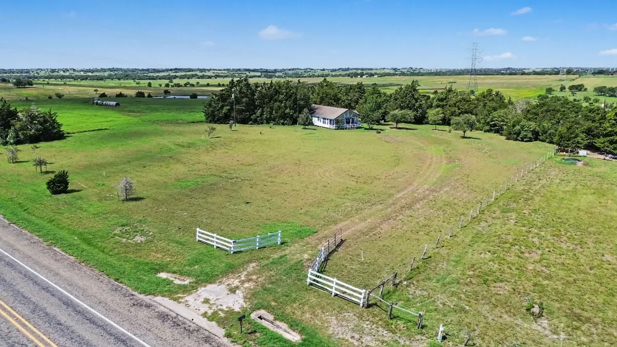7740 N Us Highway 77, Schulenburg, TX 78956 - #1